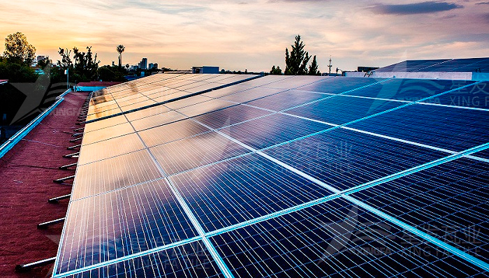 光伏屋面瓦自清潔性能強(qiáng)，防水功能優(yōu)異，簡(jiǎn)直是一舉多得！