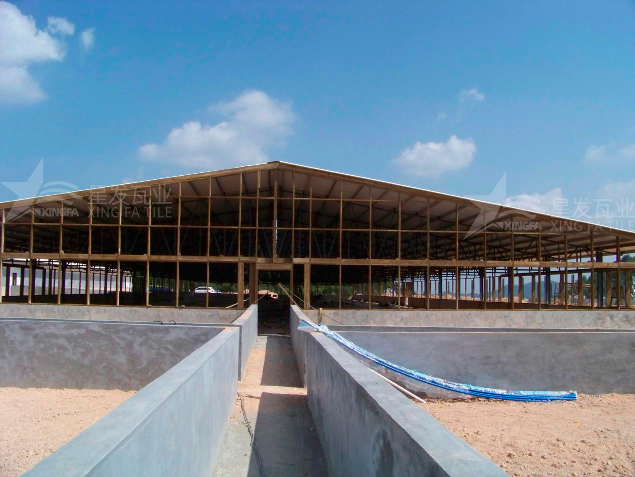 廠房屋頂用PVC中空隔熱瓦的好處？為啥廠房老板愛用PVC中空隔熱瓦