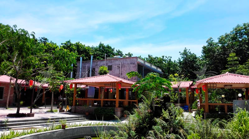 屋面合成樹脂瓦的標(biāo)準(zhǔn)尺寸是多少？通?？梢宰瞿膬煞N尺寸？