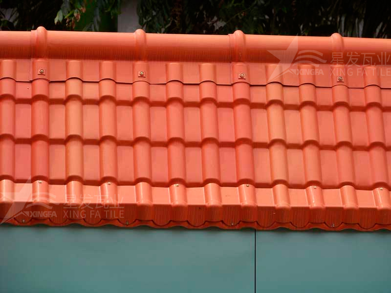 包工包料安裝合成樹脂瓦每平方需要多少錢？