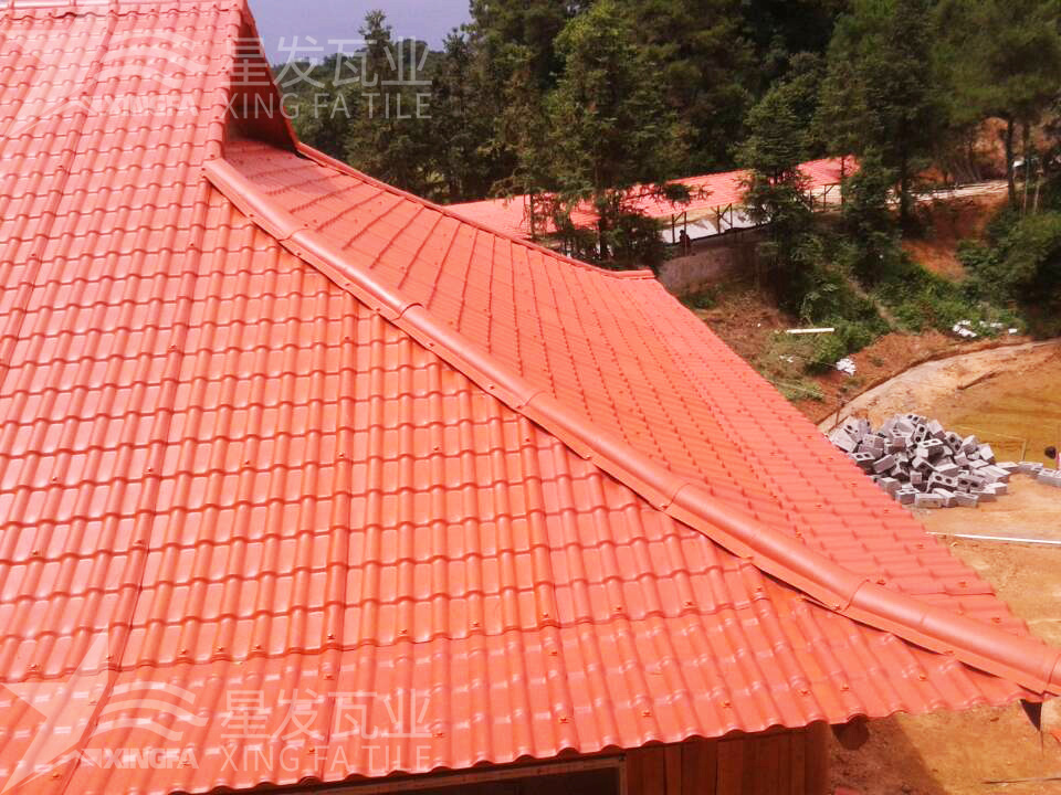 潮濕天氣不是問題！樹脂瓦輕松應對挑戰(zhàn)！