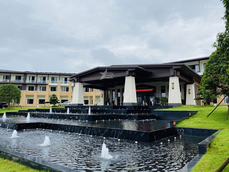 樹(shù)脂瓦漏水？購(gòu)買(mǎi)到劣質(zhì)合成樹(shù)脂瓦導(dǎo)致漏水，妙招防漏教您一招！