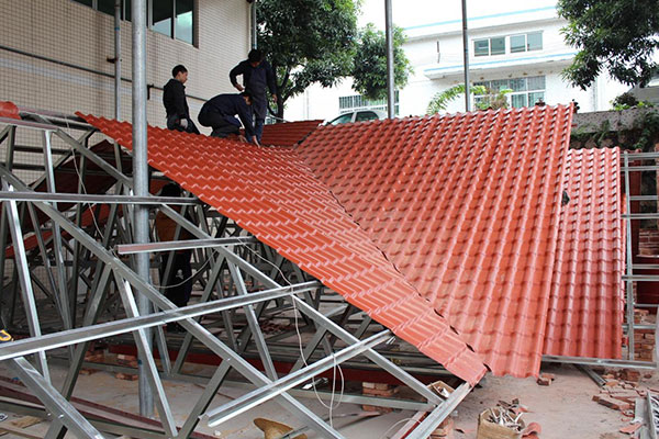 樹脂瓦具有哪些特性，是什么原因?qū)е聵渲弑粡V泛應用呢