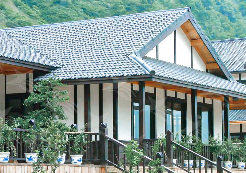 想購買材質(zhì)好的屋面瓦，到底選合成樹脂瓦好還是鋁瓦好？